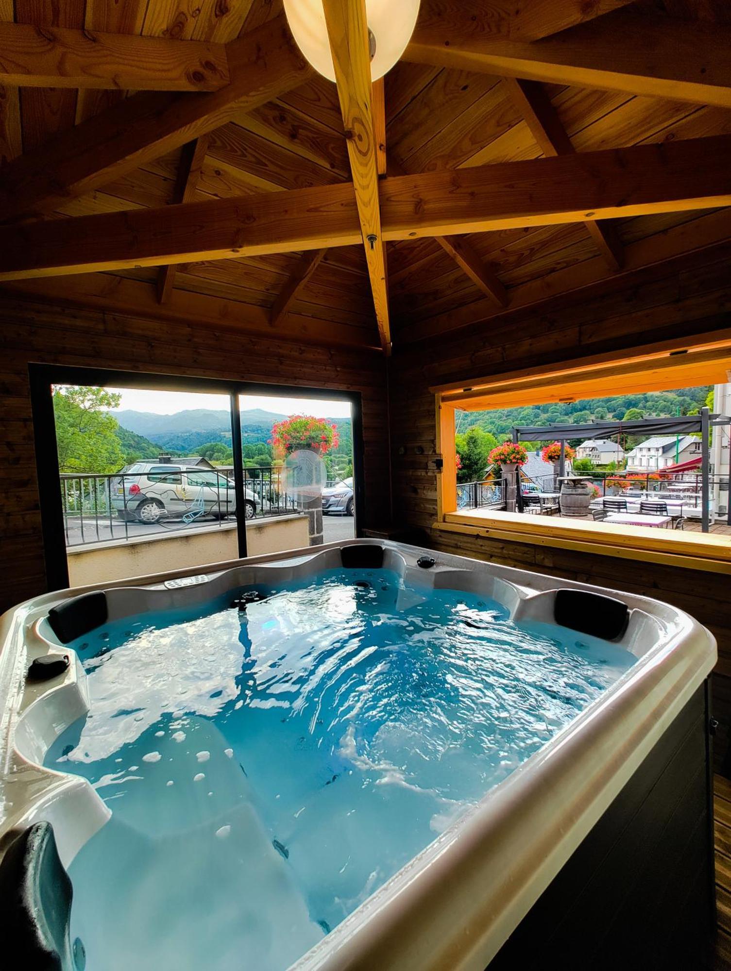 Logis Hotel Le Beau Site Chambon-sur-Lac Zewnętrze zdjęcie
