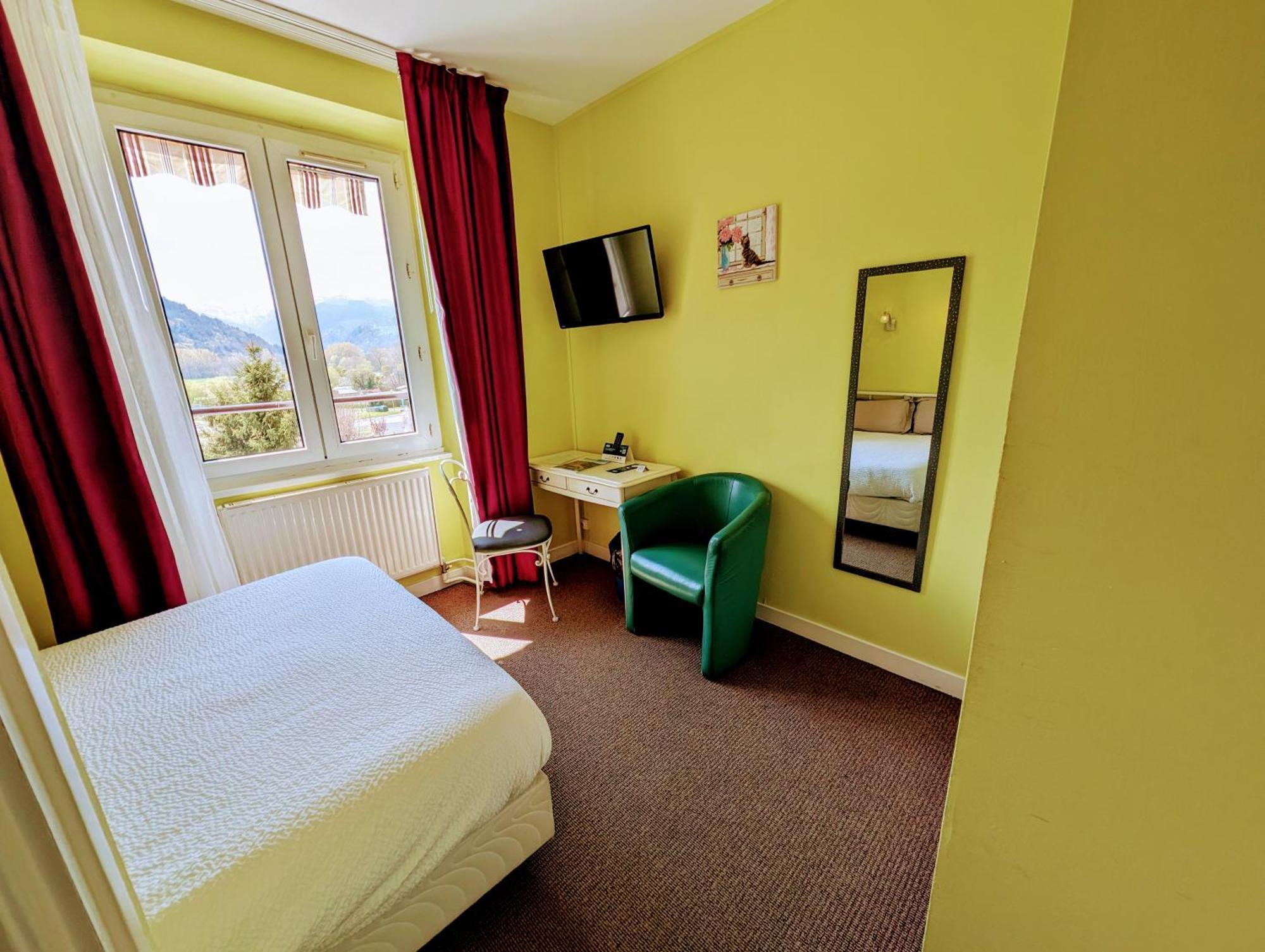 Logis Hotel Le Beau Site Chambon-sur-Lac Zewnętrze zdjęcie