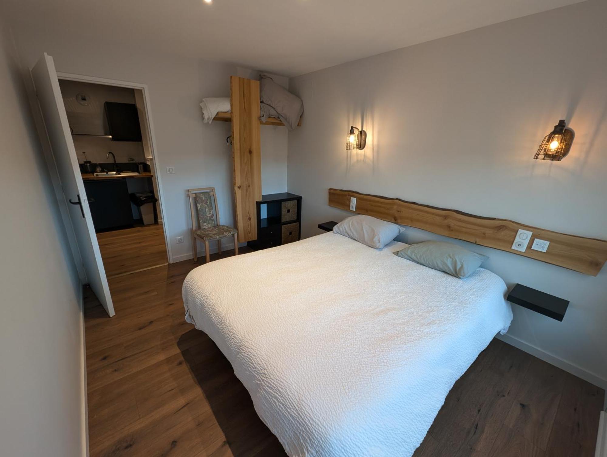Logis Hotel Le Beau Site Chambon-sur-Lac Zewnętrze zdjęcie