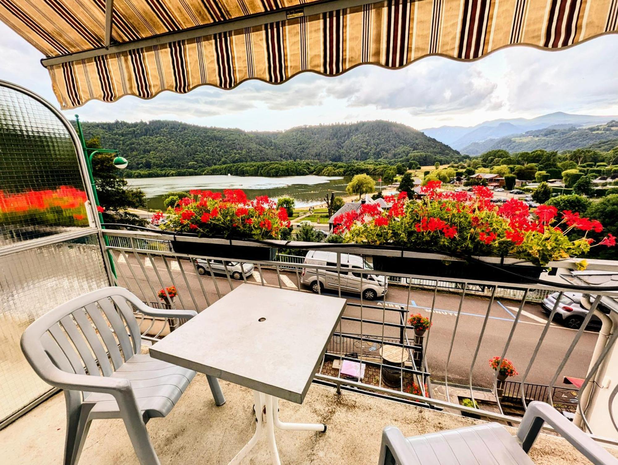 Logis Hotel Le Beau Site Chambon-sur-Lac Zewnętrze zdjęcie