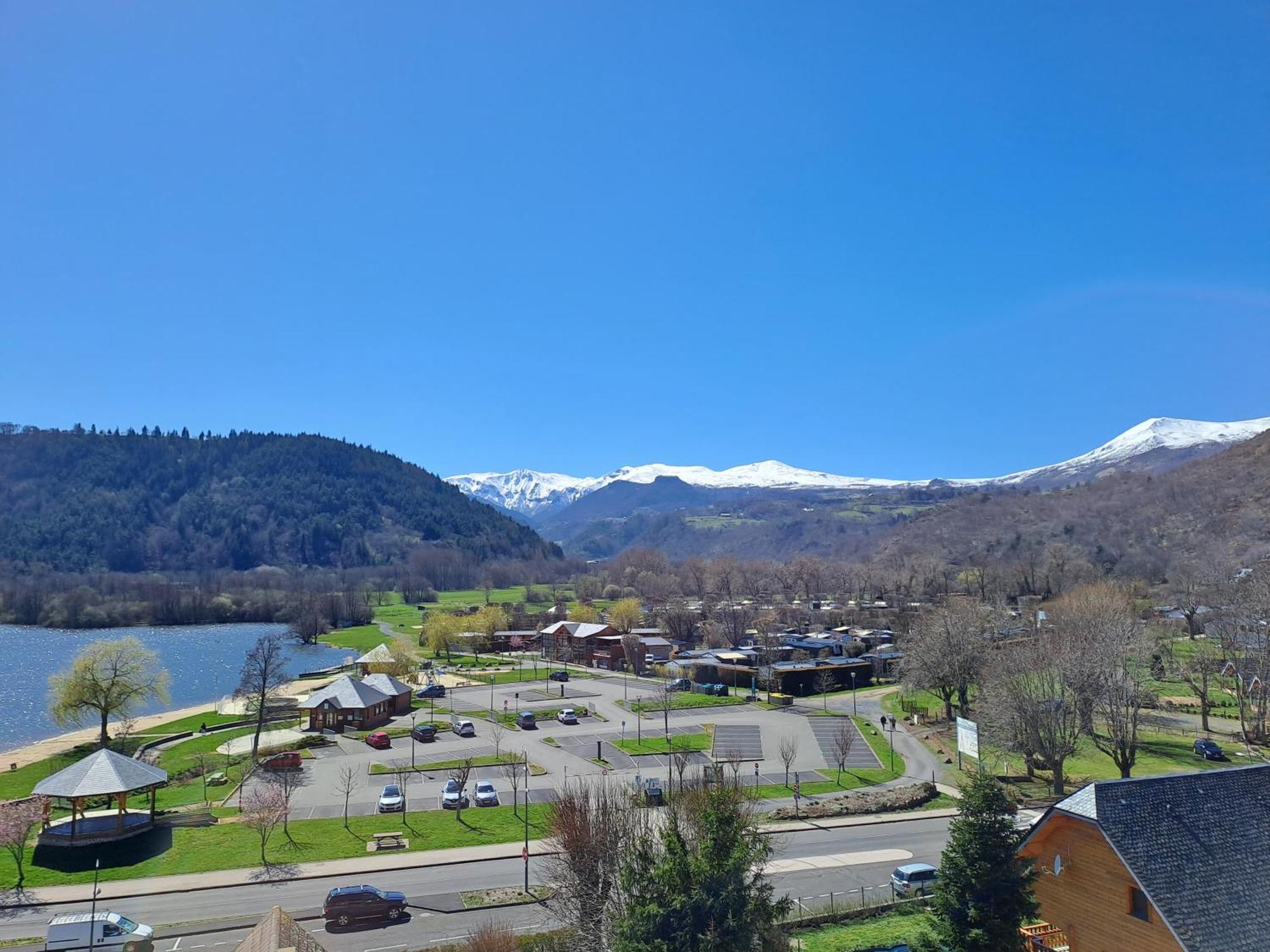 Logis Hotel Le Beau Site Chambon-sur-Lac Zewnętrze zdjęcie