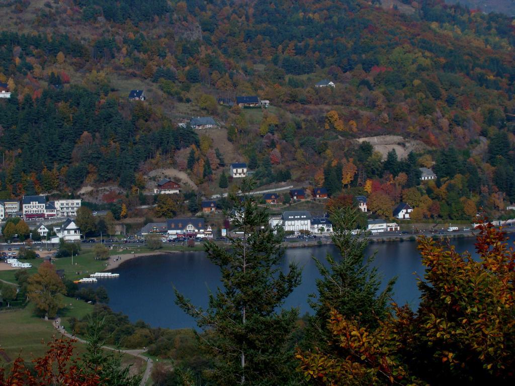 Logis Hotel Le Beau Site Chambon-sur-Lac Zewnętrze zdjęcie